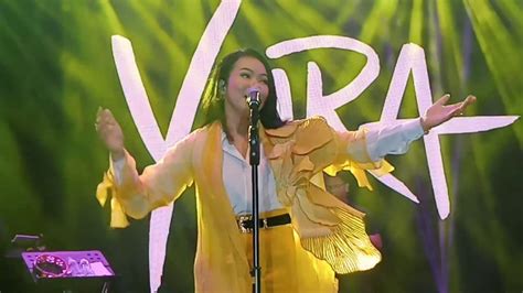 Vina Yunita's Cosmic Dreams Concert: A Night of Stellar Performance and Unexpected Revelations!